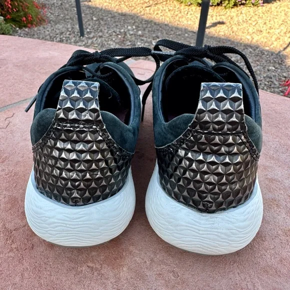 Clarks| Artisan Black Suede Tennis Shoes | Size 8 | Good pre-worn condition! - Picture 2 of 9